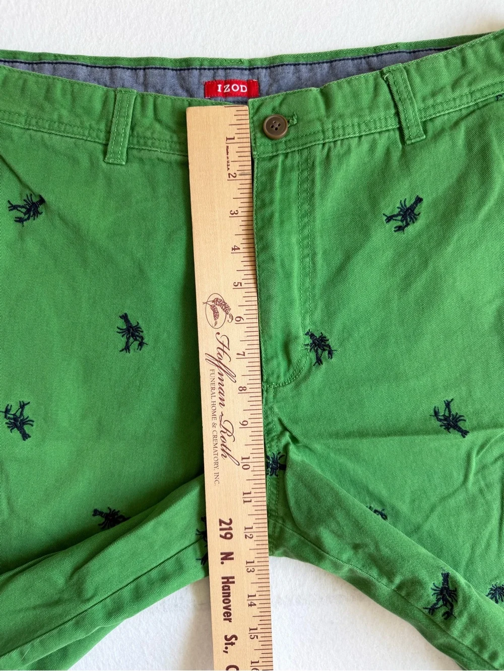 IZOD Lobster Print Chino Shorts Men’s Size 38 Green Embroidered Cotton Preppy